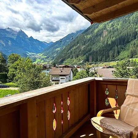 Partyhouse Harakiri Stay Different 60 Seconds To Mountains! Free Parking! Self Check-In Mayrhofen Zimmer foto