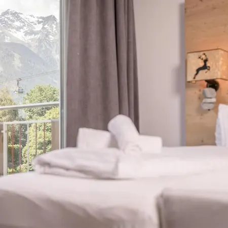 Partyhouse Harakiri Stay Different 60 Seconds To Mountains! Free Parking! Self Check-In Mayrhofen Exterior foto
