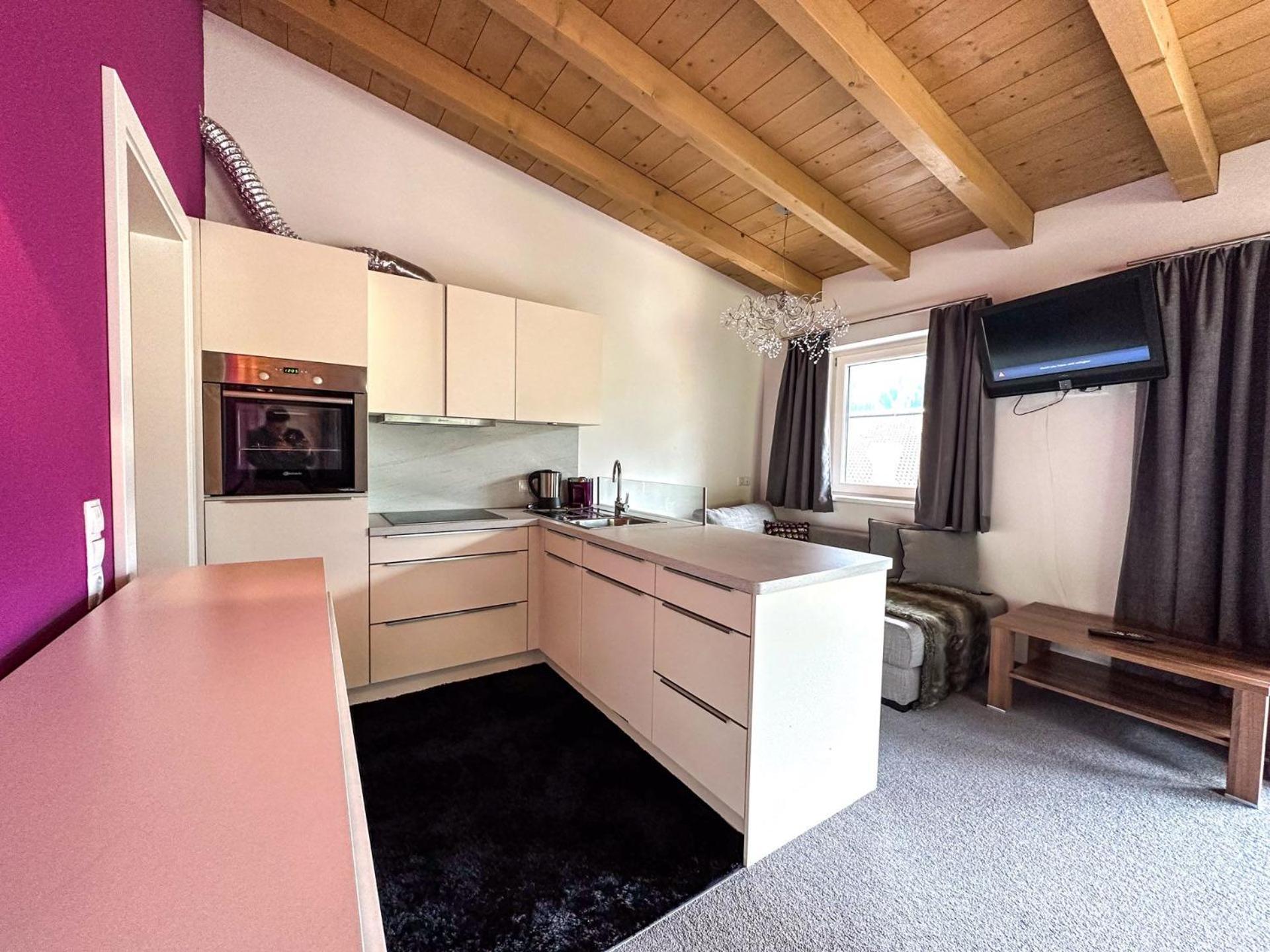 Partyhouse Harakiri Different 60 Seconds To Mountains! Free Parking! Self Check-in *